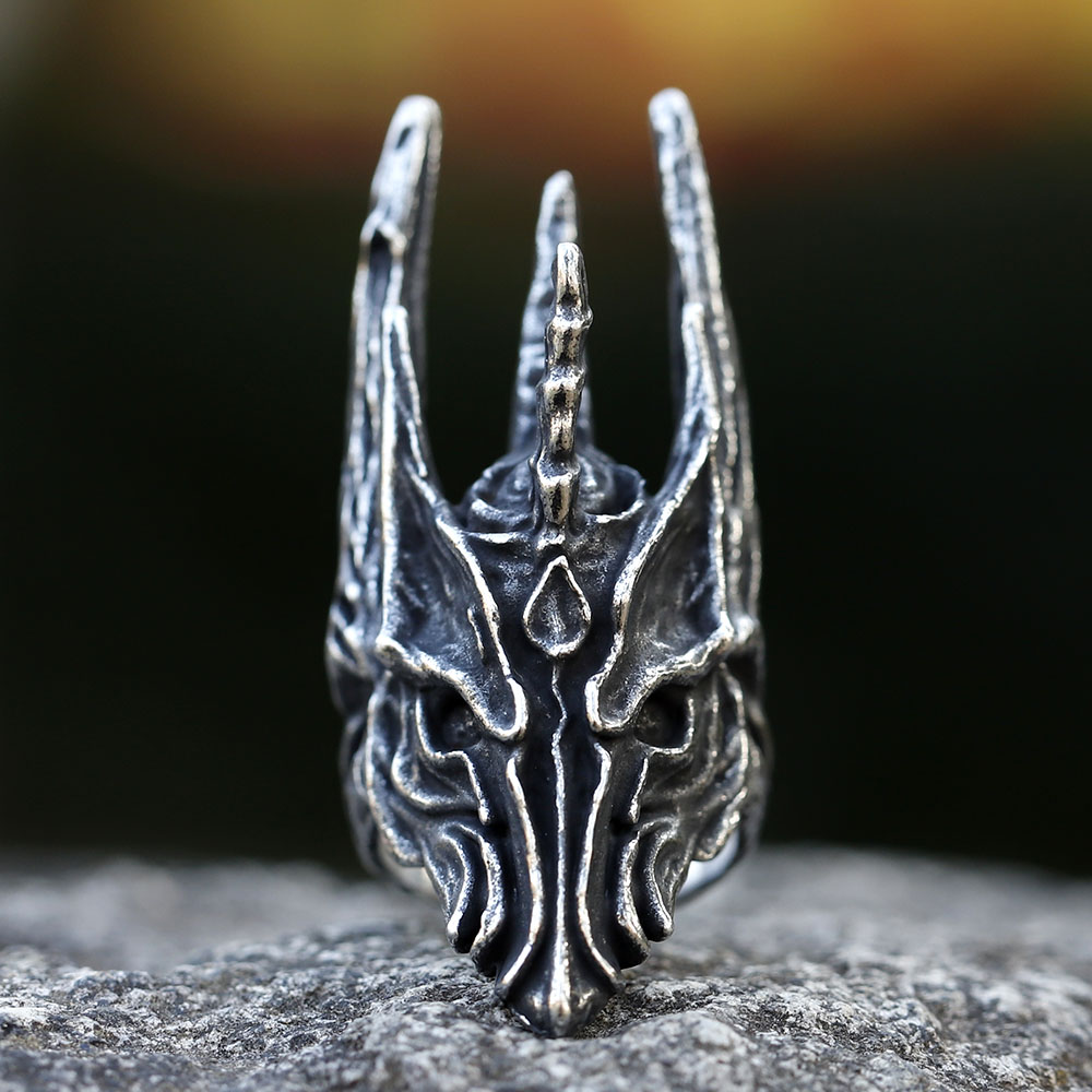Vintage Fashion Guide - 2022 Vintage Black Helm of Sauron